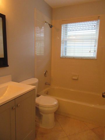 4955 SW 35th Terrace, Hollywood, FL 33312