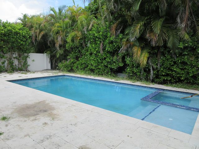 4955 SW 35th Terrace, Hollywood, FL 33312