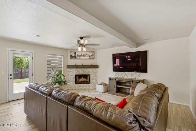 600 Valley Plum Avenue, El Paso, TX 79932