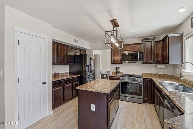 600 Valley Plum Avenue, El Paso, TX 79932