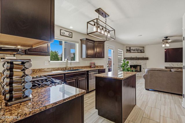 600 Valley Plum Avenue, El Paso, TX 79932