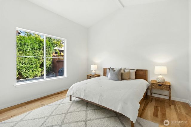 23912 SE 7th St, Sammamish, WA 98074