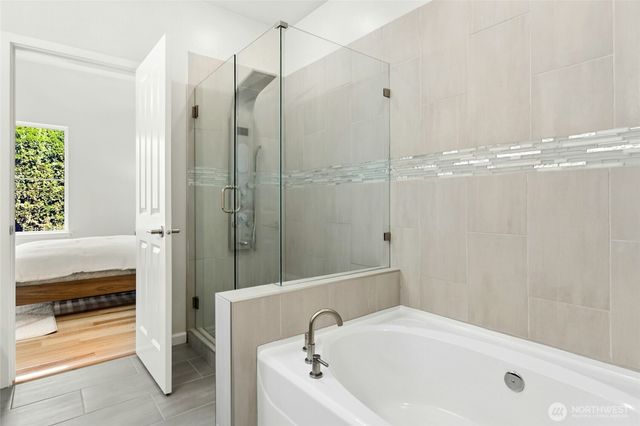 23912 SE 7th St, Sammamish, WA 98074