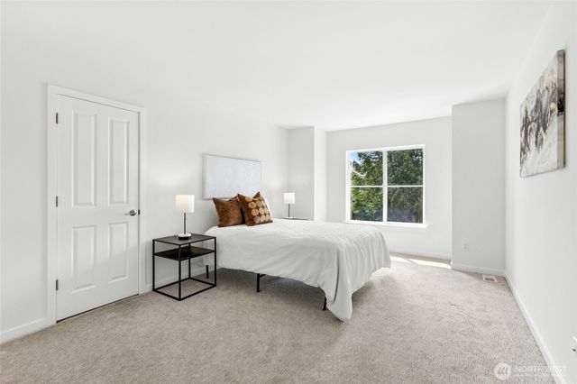 23912 SE 7th St, Sammamish, WA 98074
