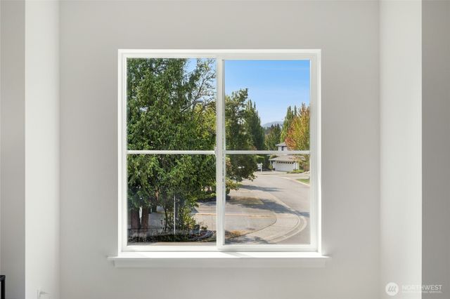 23912 SE 7th St, Sammamish, WA 98074