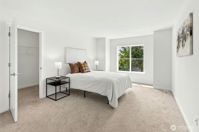 23912 SE 7th St, Sammamish, WA 98074
