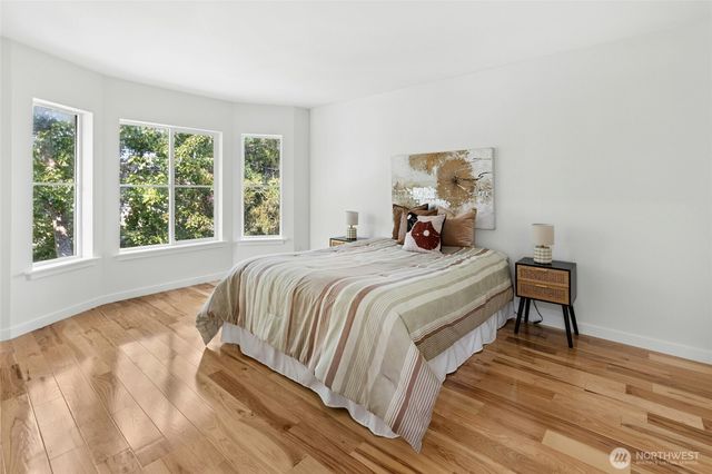 23912 SE 7th St, Sammamish, WA 98074
