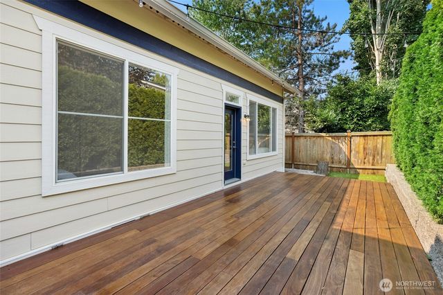 23912 SE 7th St, Sammamish, WA 98074