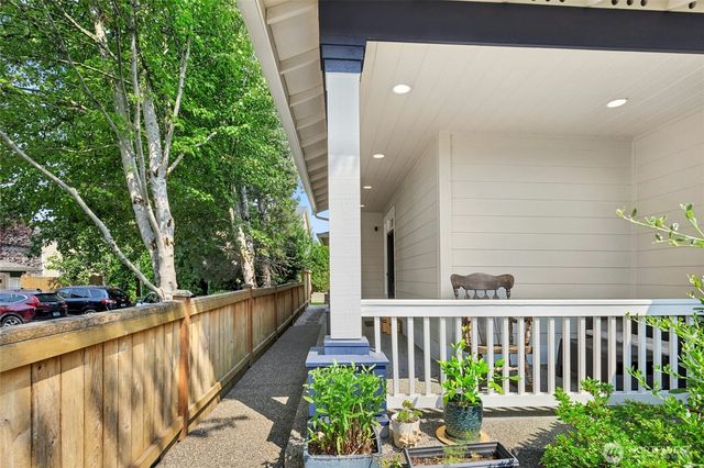 23912 SE 7th St, Sammamish, WA 98074