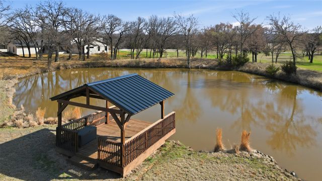 860 County Road 208, Gainesville, TX 76240