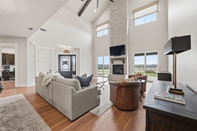 860 County Road 208, Gainesville, TX 76240