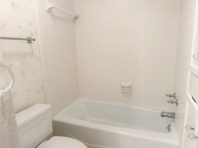 5116 Ledgestone Drive, Fort Worth, TX 76132