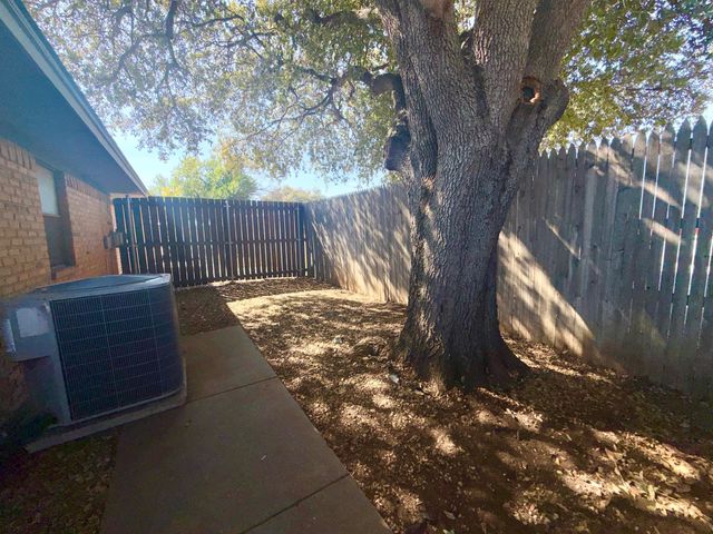 5116 Ledgestone Drive, Fort Worth, TX 76132