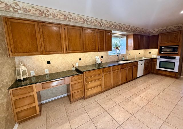 5116 Ledgestone Drive, Fort Worth, TX 76132