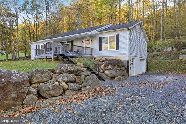 119 SMOKETOWN RD, Mertztown, PA 19539