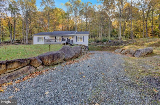 119 SMOKETOWN RD, Mertztown, PA 19539