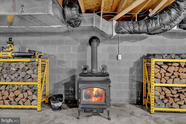 119 SMOKETOWN RD, Mertztown, PA 19539