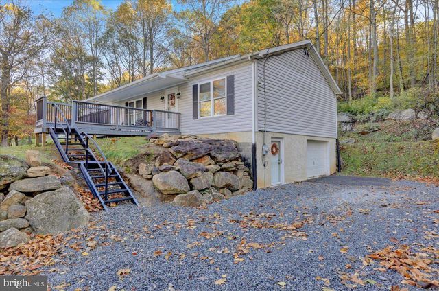 119 SMOKETOWN RD, Mertztown, PA 19539