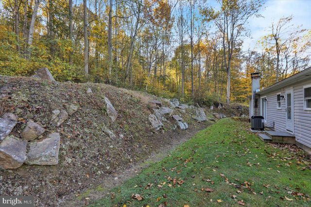 119 SMOKETOWN RD, Mertztown, PA 19539