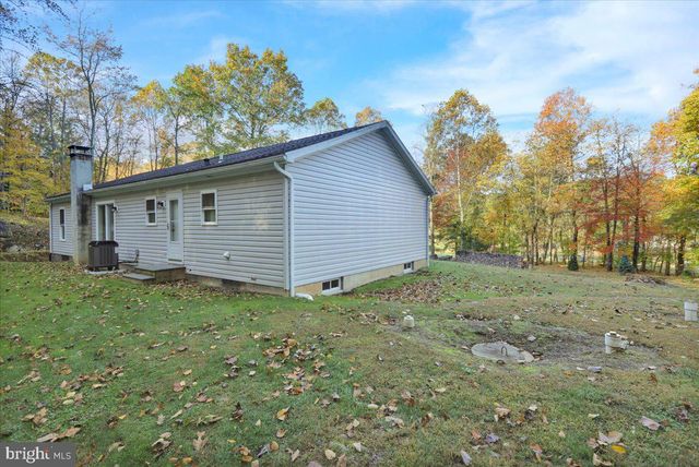 119 SMOKETOWN RD, Mertztown, PA 19539