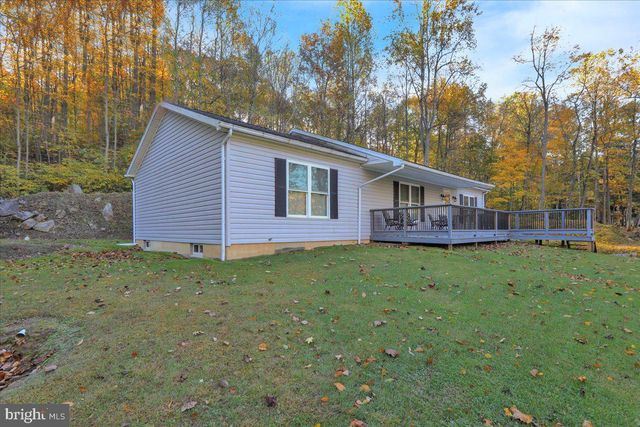 119 SMOKETOWN RD, Mertztown, PA 19539