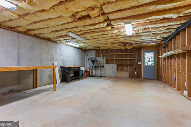 214 Woodview Lane, Woodstock, GA 30188