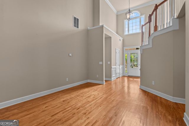 214 Woodview Lane, Woodstock, GA 30188