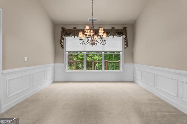 214 Woodview Lane, Woodstock, GA 30188