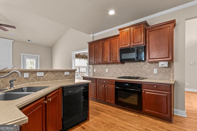 214 Woodview Lane, Woodstock, GA 30188