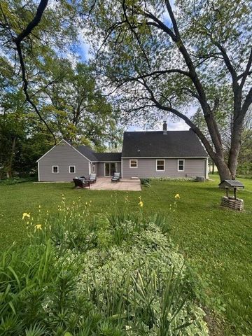 S26W26998 Macarthur ROAD, Waukesha, WI 53188