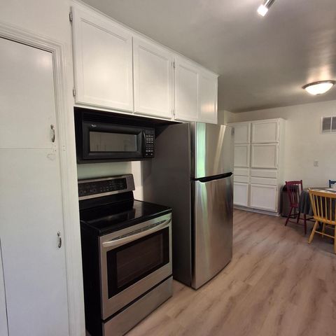 S26W26998 Macarthur ROAD, Waukesha, WI 53188