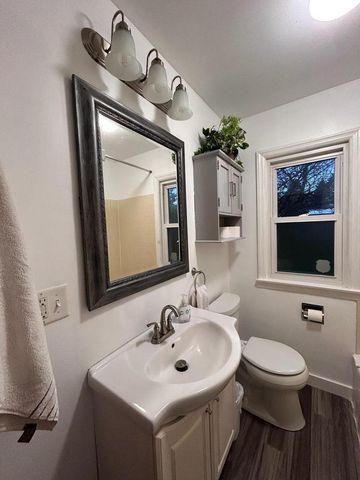 S26W26998 Macarthur ROAD, Waukesha, WI 53188