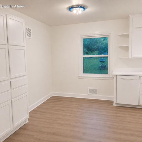 S26W26998 Macarthur ROAD, Waukesha, WI 53188