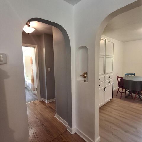 S26W26998 Macarthur ROAD, Waukesha, WI 53188