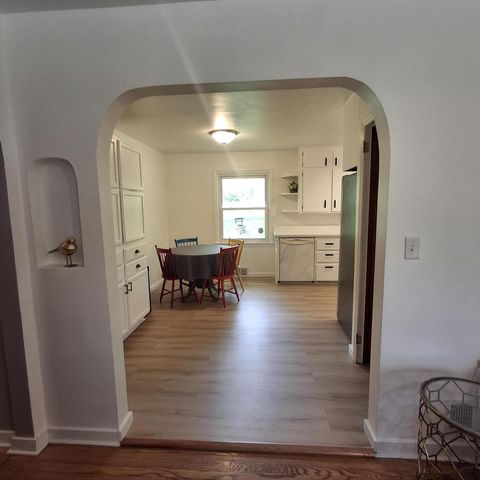 S26W26998 Macarthur ROAD, Waukesha, WI 53188