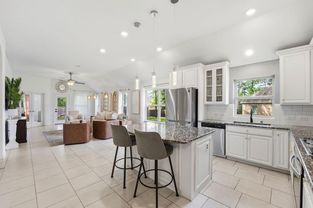 107 Brighton Woods Court, Conroe, TX 77318