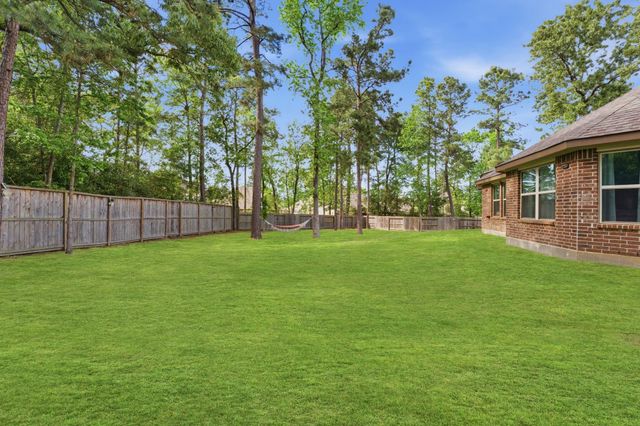 107 Brighton Woods Court, Conroe, TX 77318