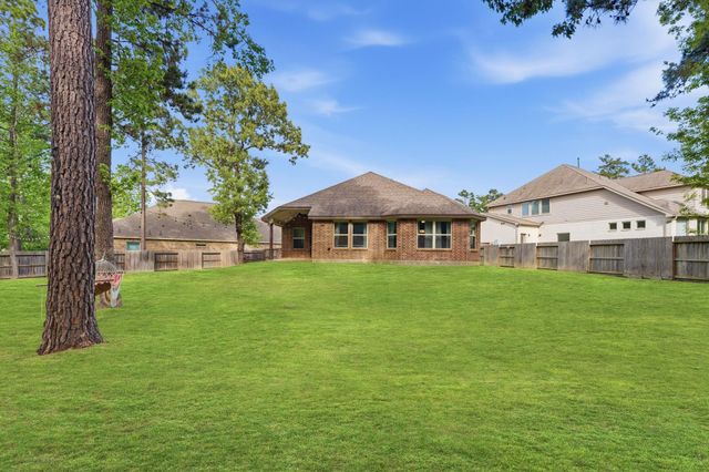 107 Brighton Woods Court, Conroe, TX 77318