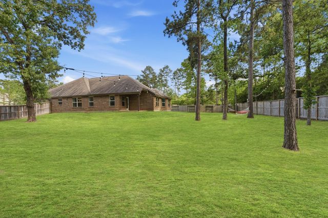 107 Brighton Woods Court, Conroe, TX 77318