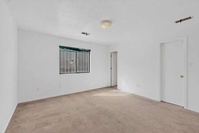 615 Parnelli Drive SW, Albuquerque, NM 87121