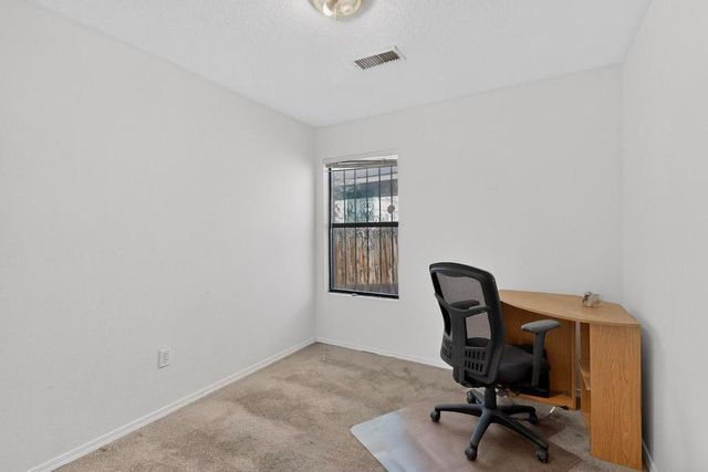 615 Parnelli Drive SW, Albuquerque, NM 87121