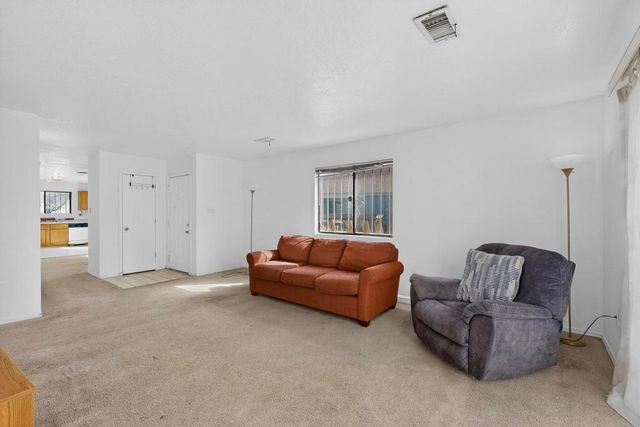 615 Parnelli Drive SW, Albuquerque, NM 87121