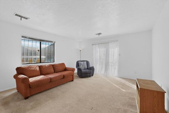 615 Parnelli Drive SW, Albuquerque, NM 87121