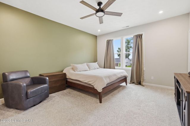 132 Harvest Moon Ct, Shepherdsville, KY 40165