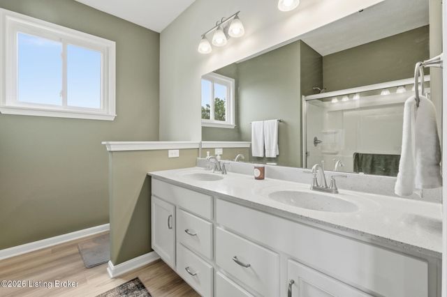 132 Harvest Moon Ct, Shepherdsville, KY 40165