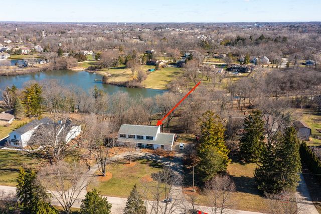 26982 W Lakeview Drive S, Lake Barrington, IL 60084