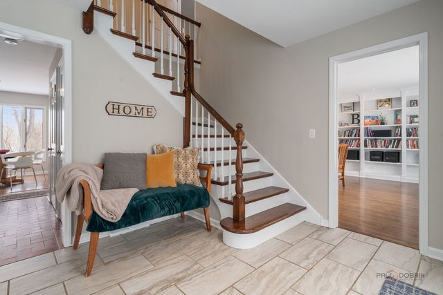 26982 W Lakeview Drive S, Lake Barrington, IL 60084