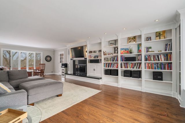 26982 W Lakeview Drive S, Lake Barrington, IL 60084