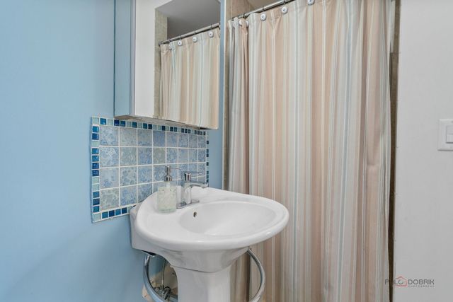 26982 W Lakeview Drive S, Lake Barrington, IL 60084