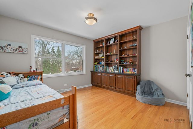 26982 W Lakeview Drive S, Lake Barrington, IL 60084